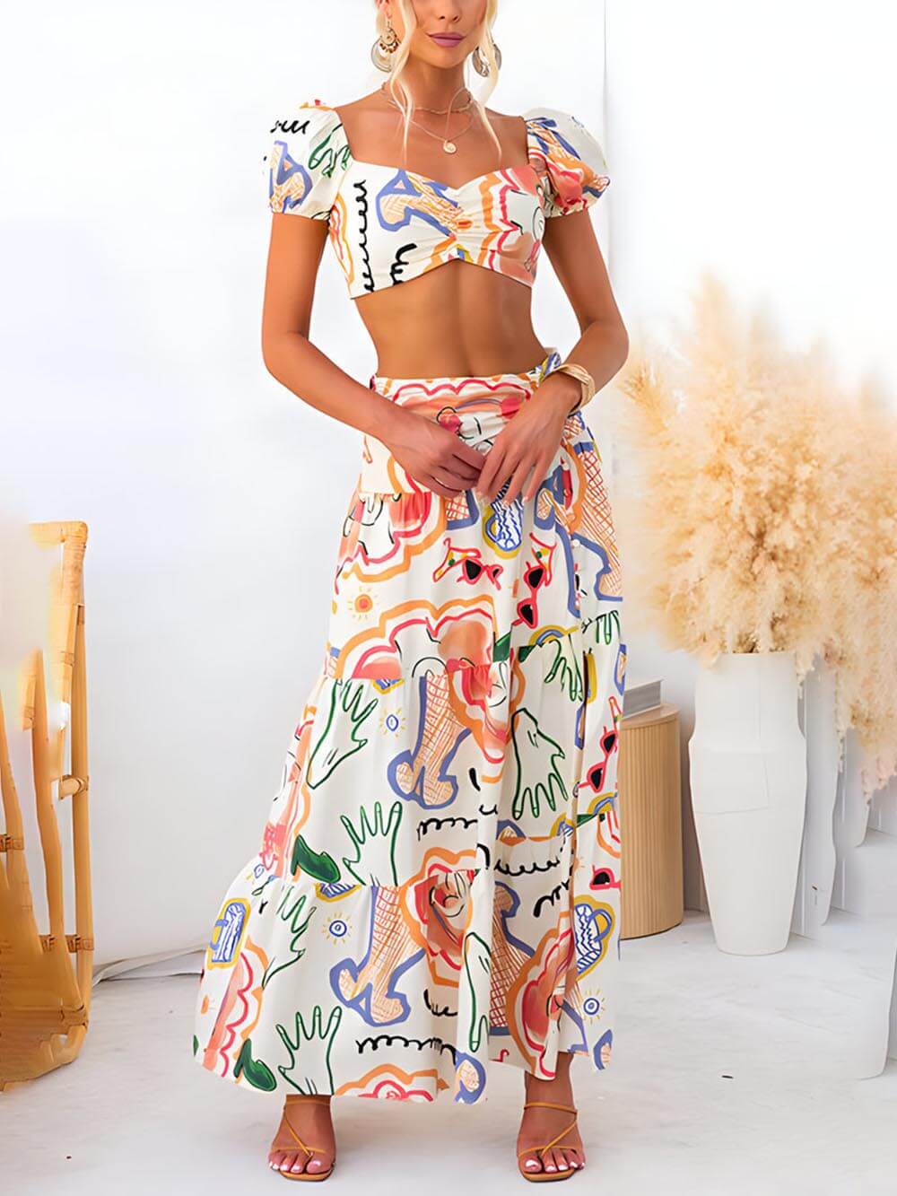 Traje de dos piezas con falda cruzada de verano y top estampado