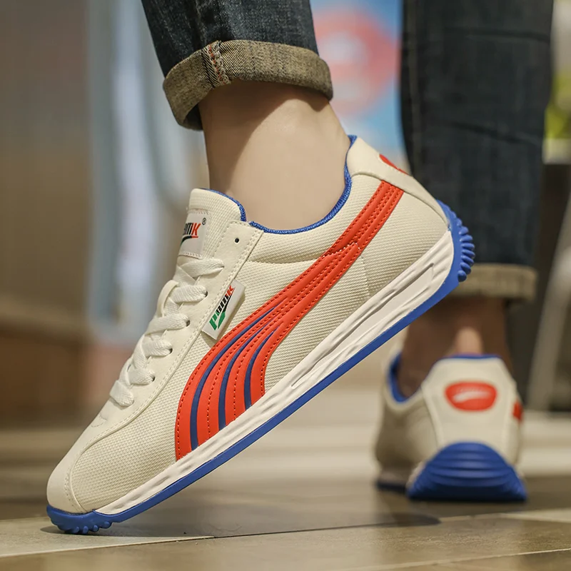 Nova Retro Sneakers