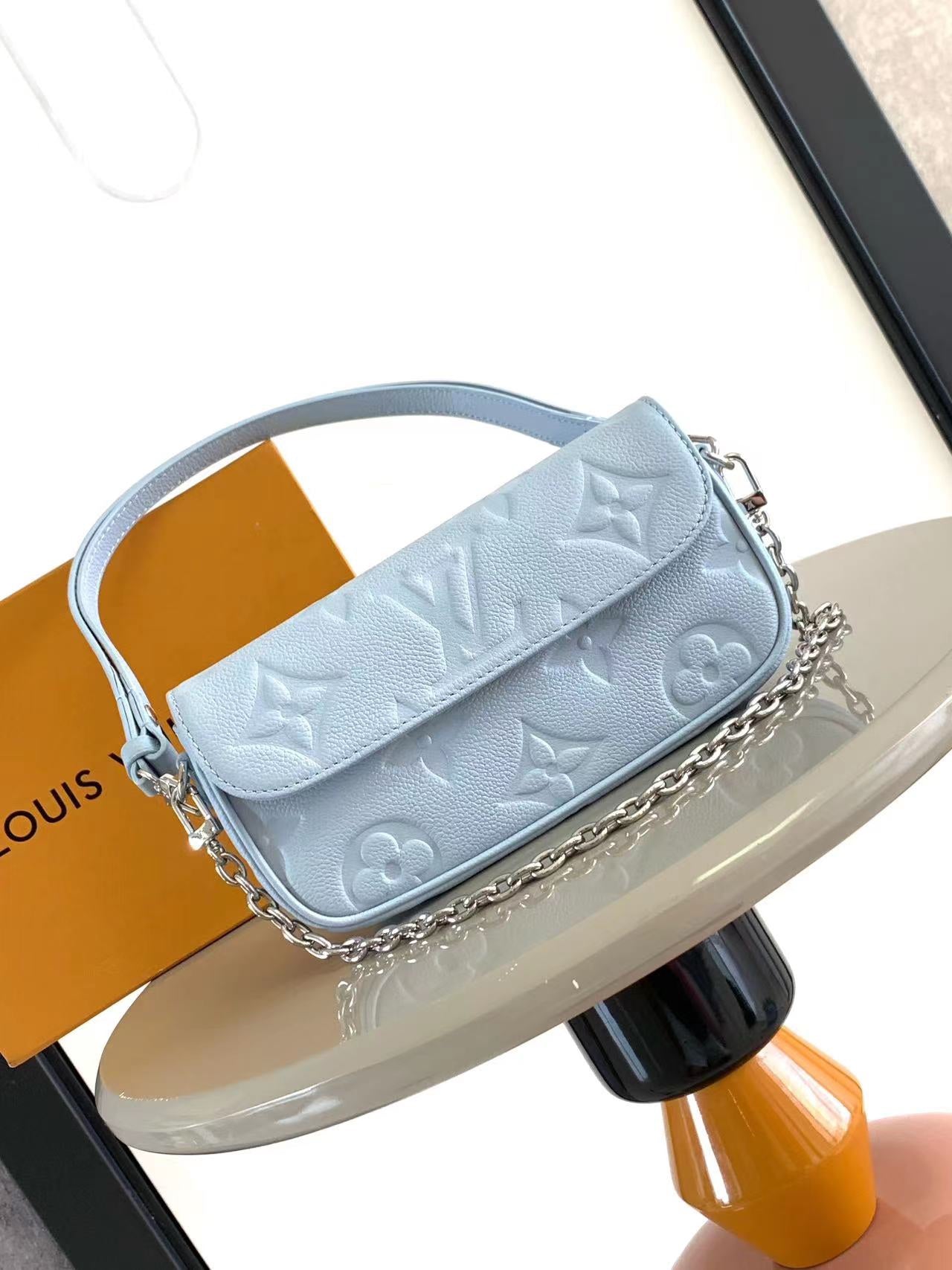 Exquisitos bolsos de piel-390
