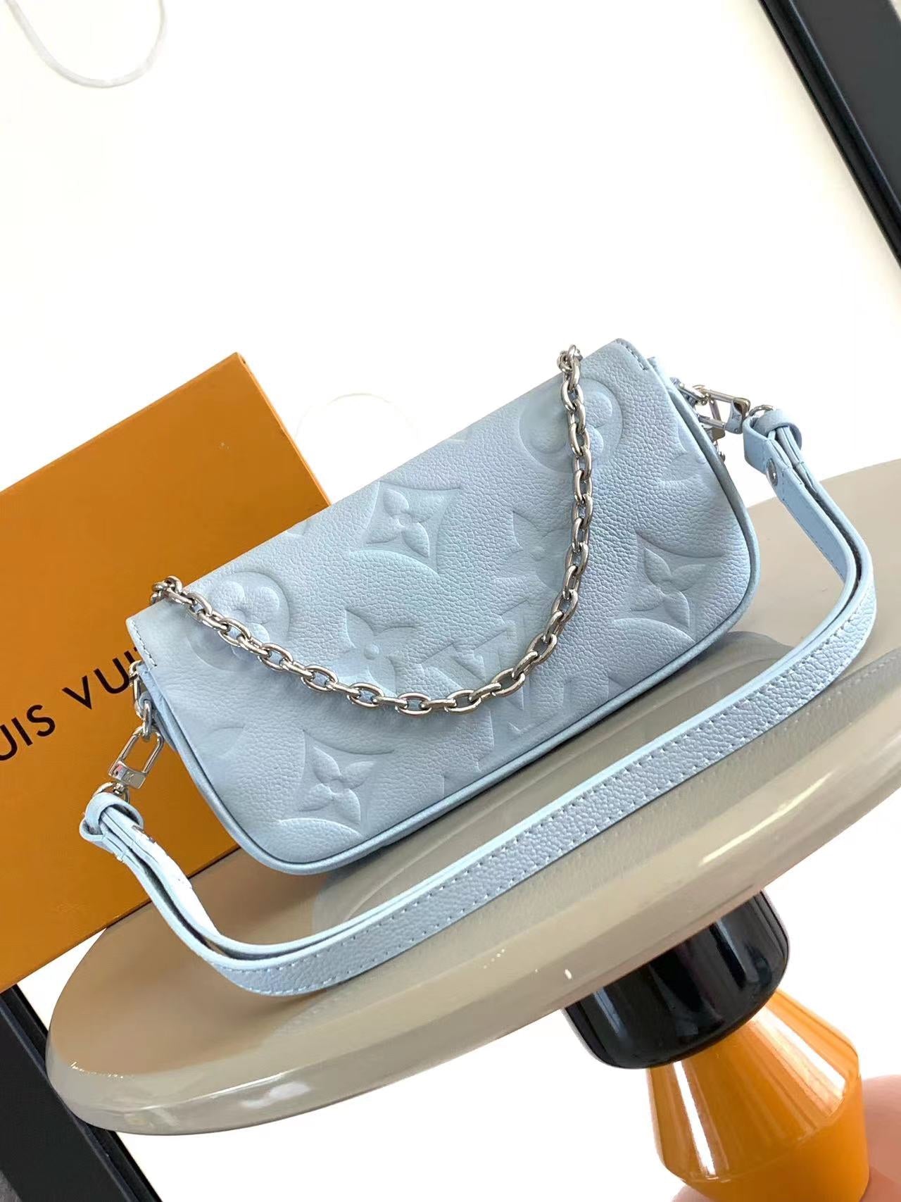 Exquisitos bolsos de piel-390