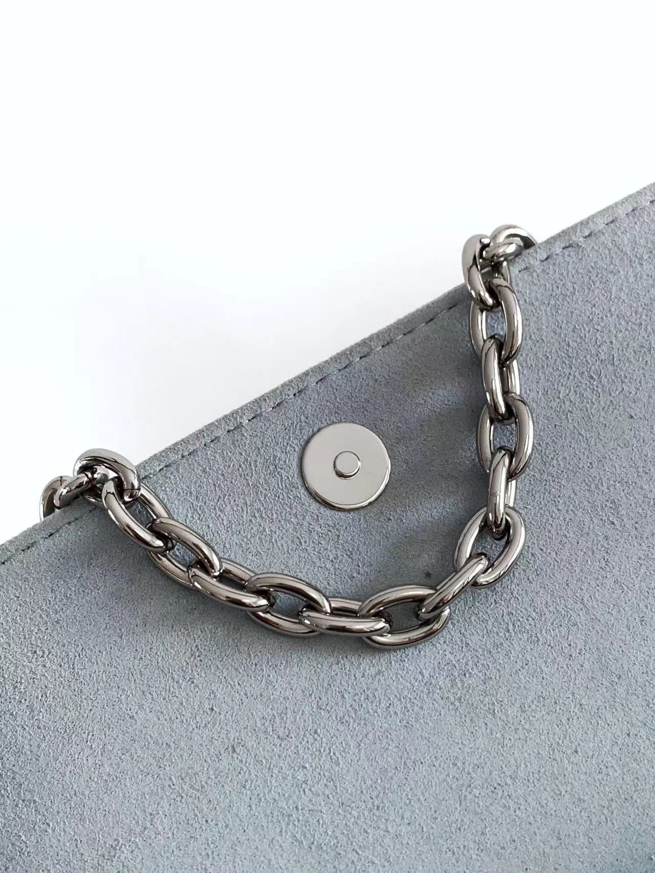 Exquisitos bolsos de piel-390