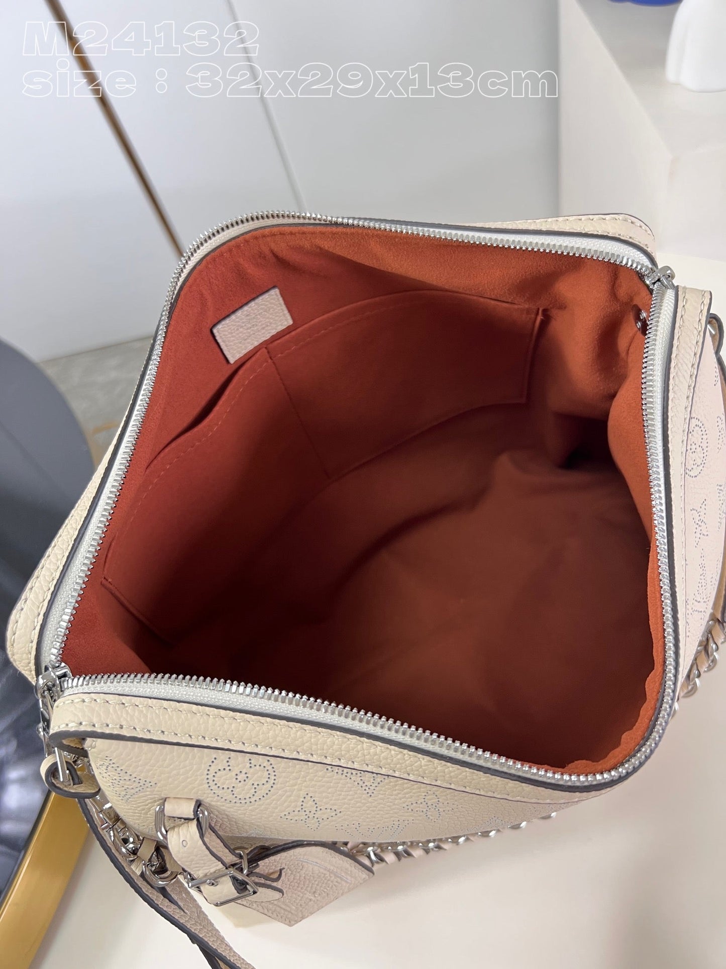 Exquisitos bolsos de piel-325