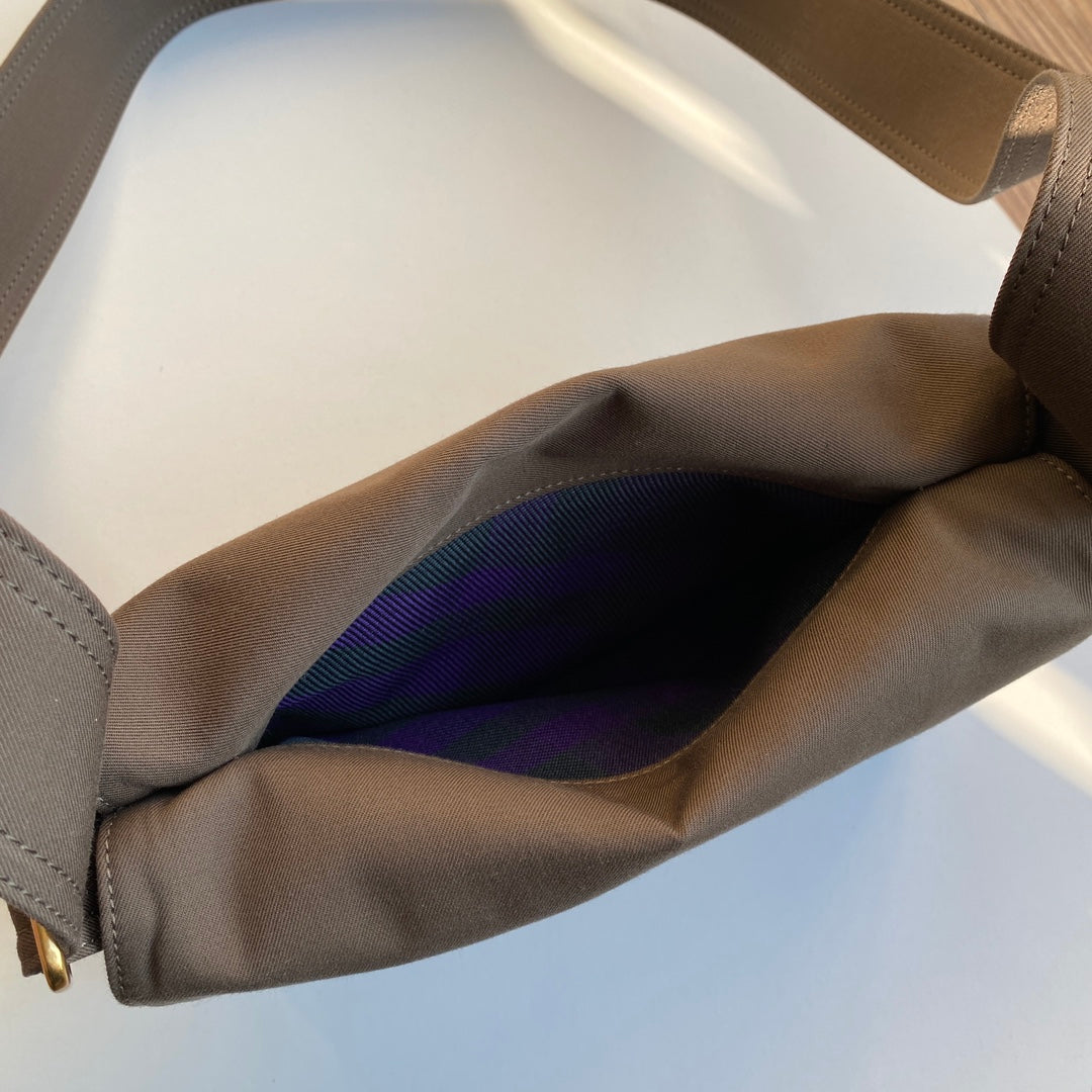 Exquisitos bolsos de piel-318