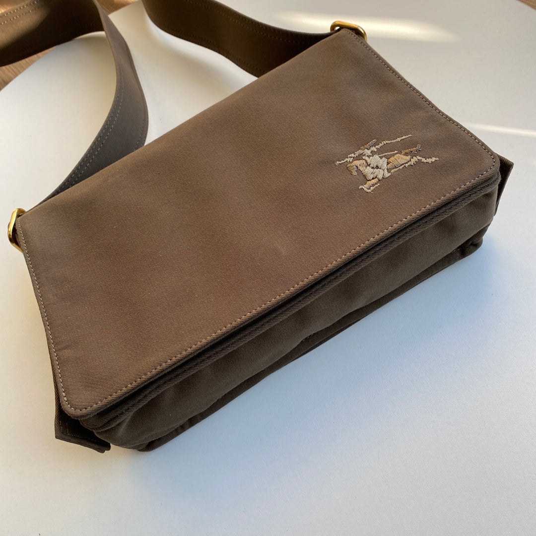 Exquisitos bolsos de piel-318