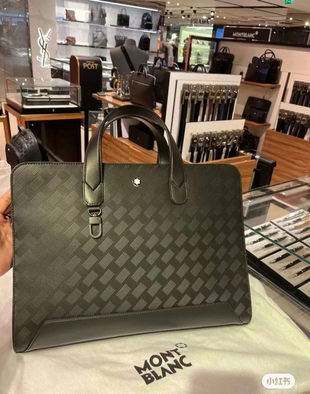 Exquisitos bolsos de piel-316