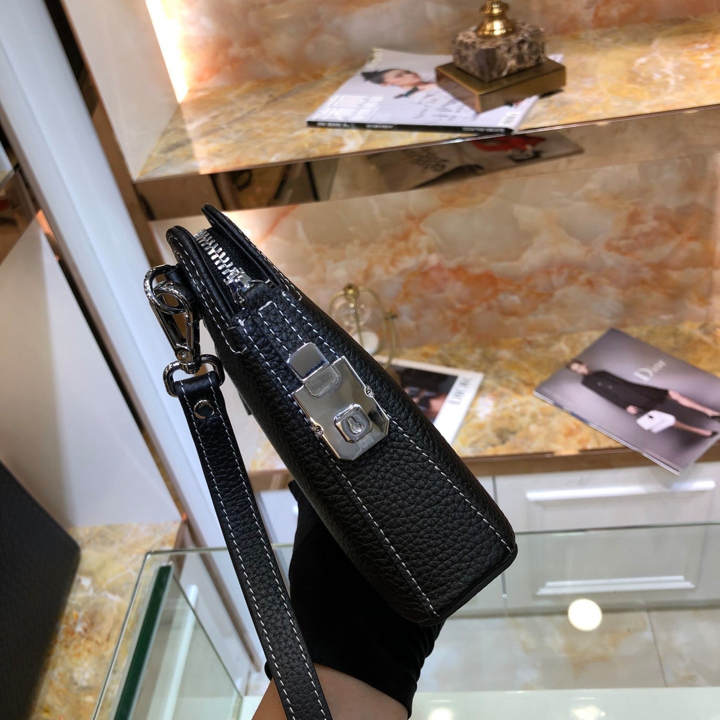 Exquisitos bolsos de piel-300