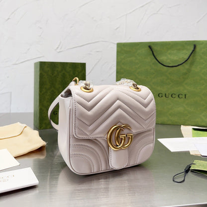 Exquisitos bolsos de piel-628