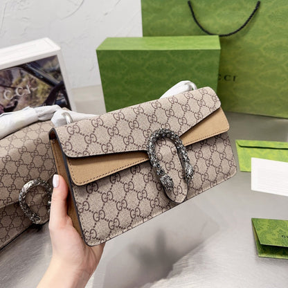 Exquisitos bolsos de piel-637