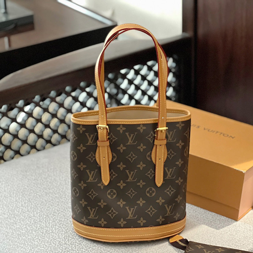 Exquisite leather bags-537