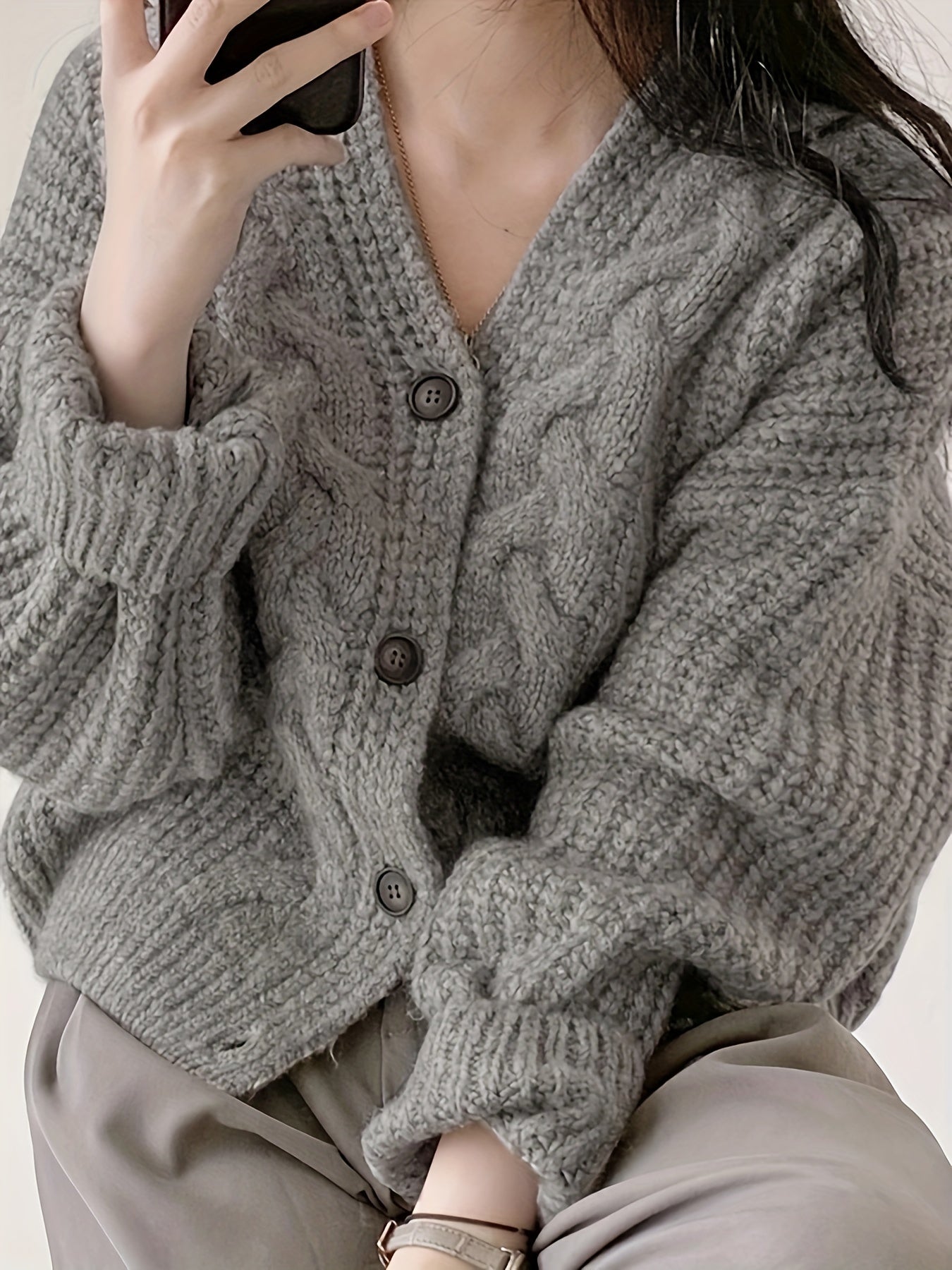 Cozy Classics: Vintage-Inspired Long Sleeve Chunky Knit Cardigan