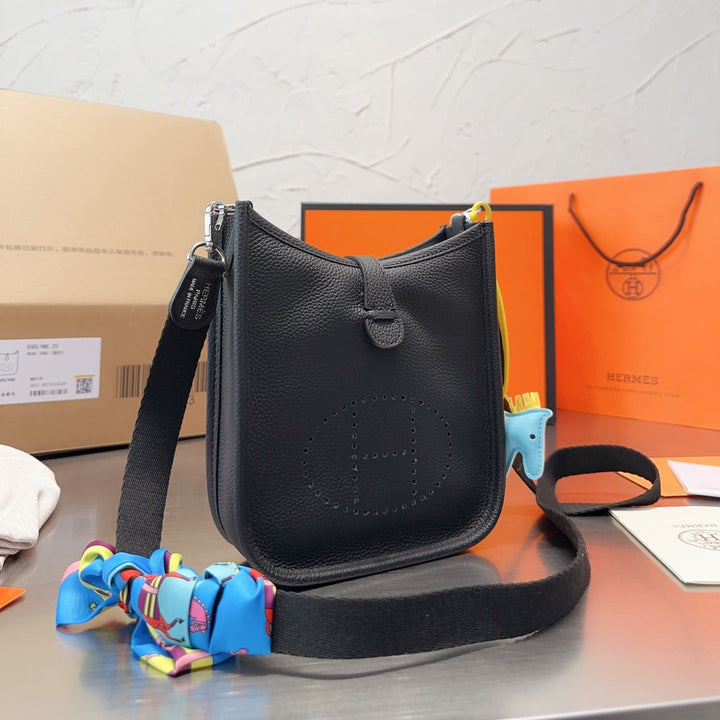 Exquisite leather bags-651