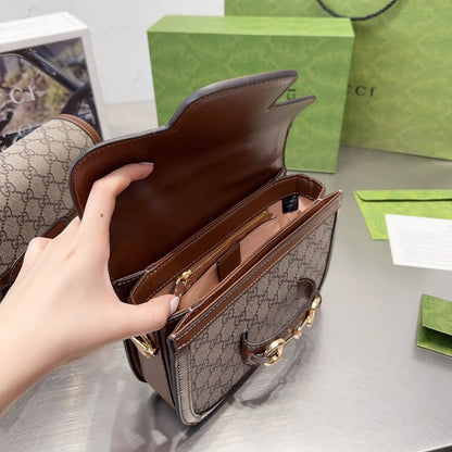 Exquisitos bolsos de piel-638