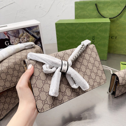 Exquisitos bolsos de piel-637