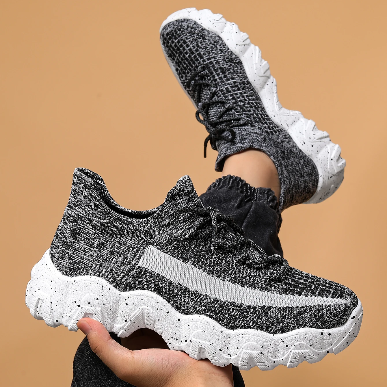 Nova Flyknit Sneakers