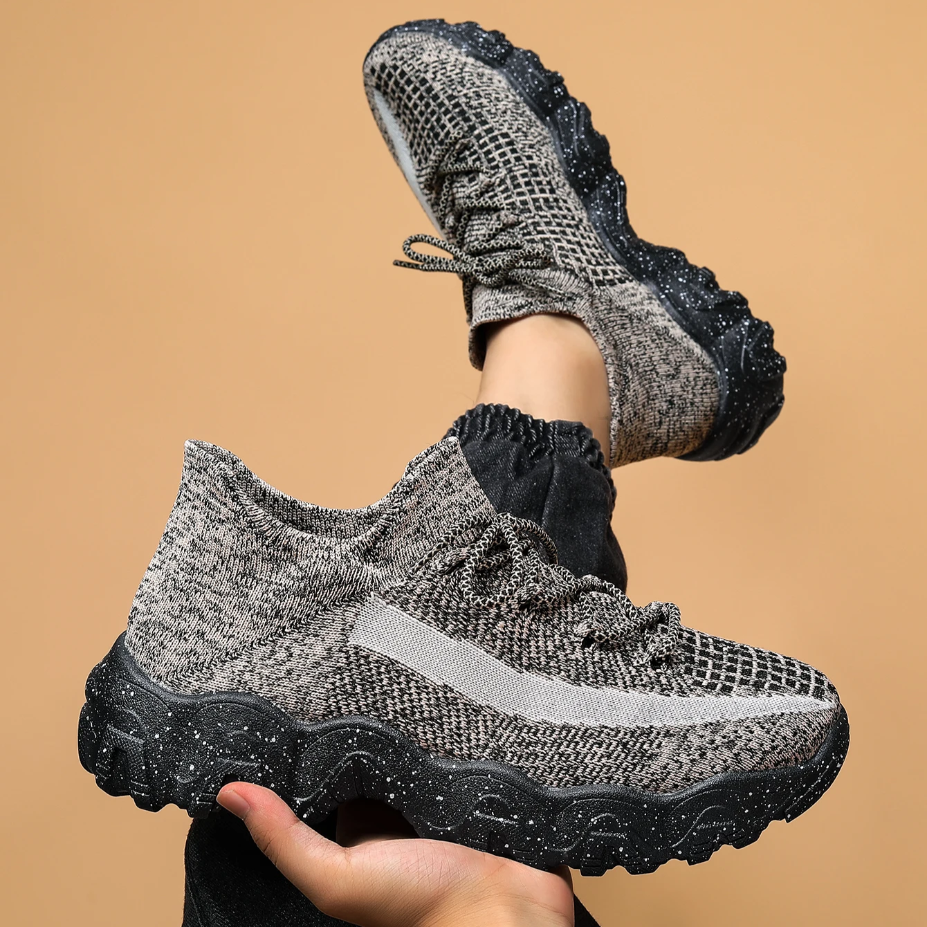 Nova Flyknit Sneakers