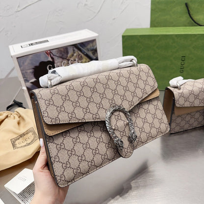 Exquisitos bolsos de piel-637