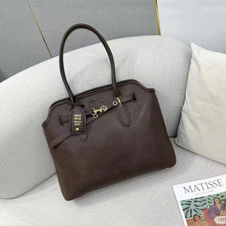 Aventure Tote — Premium Everyday Shoulder Bag