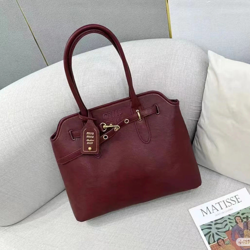 Aventure Tote — Premium Everyday Shoulder Bag