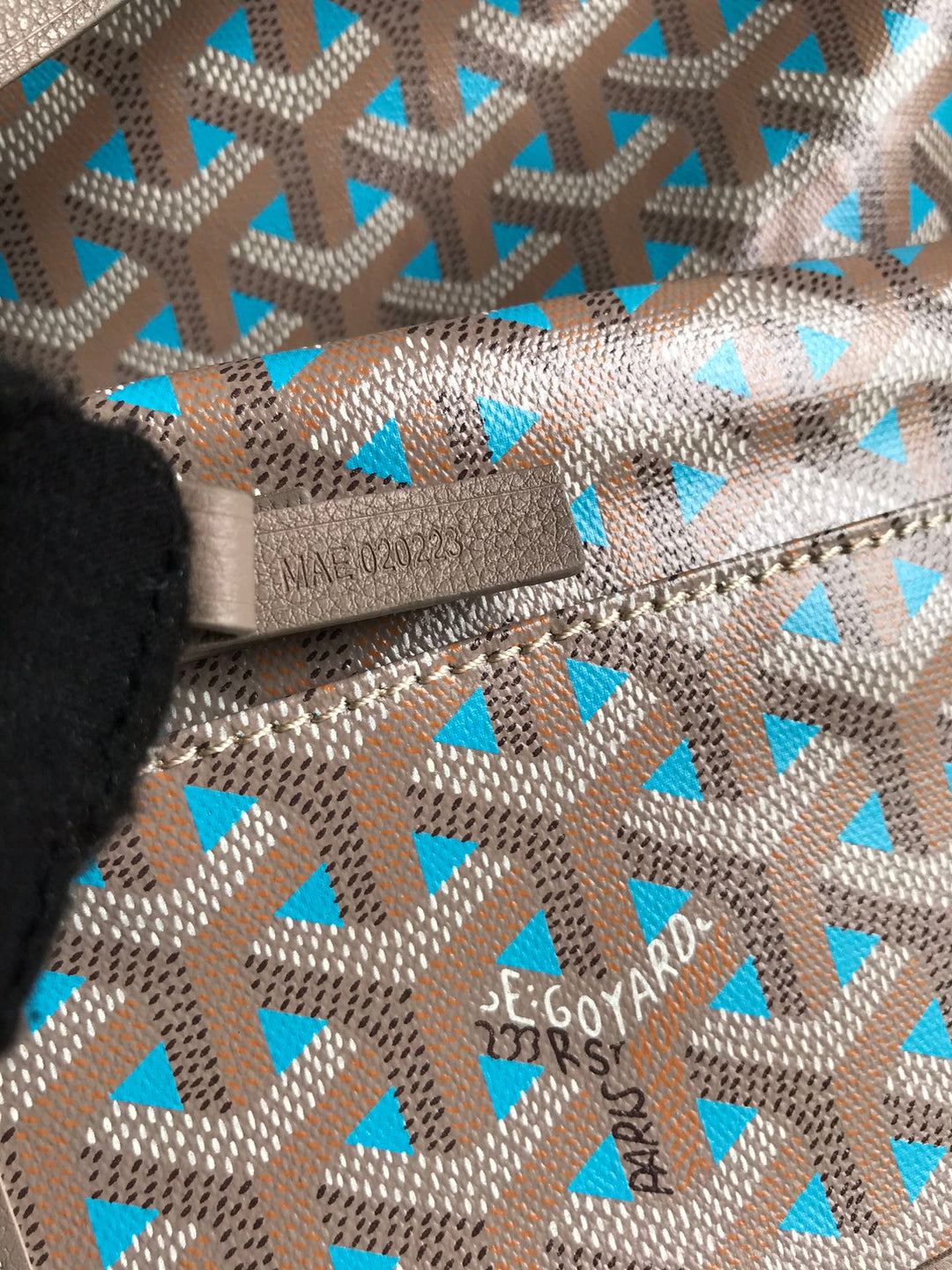 Exquisite leather bags-381