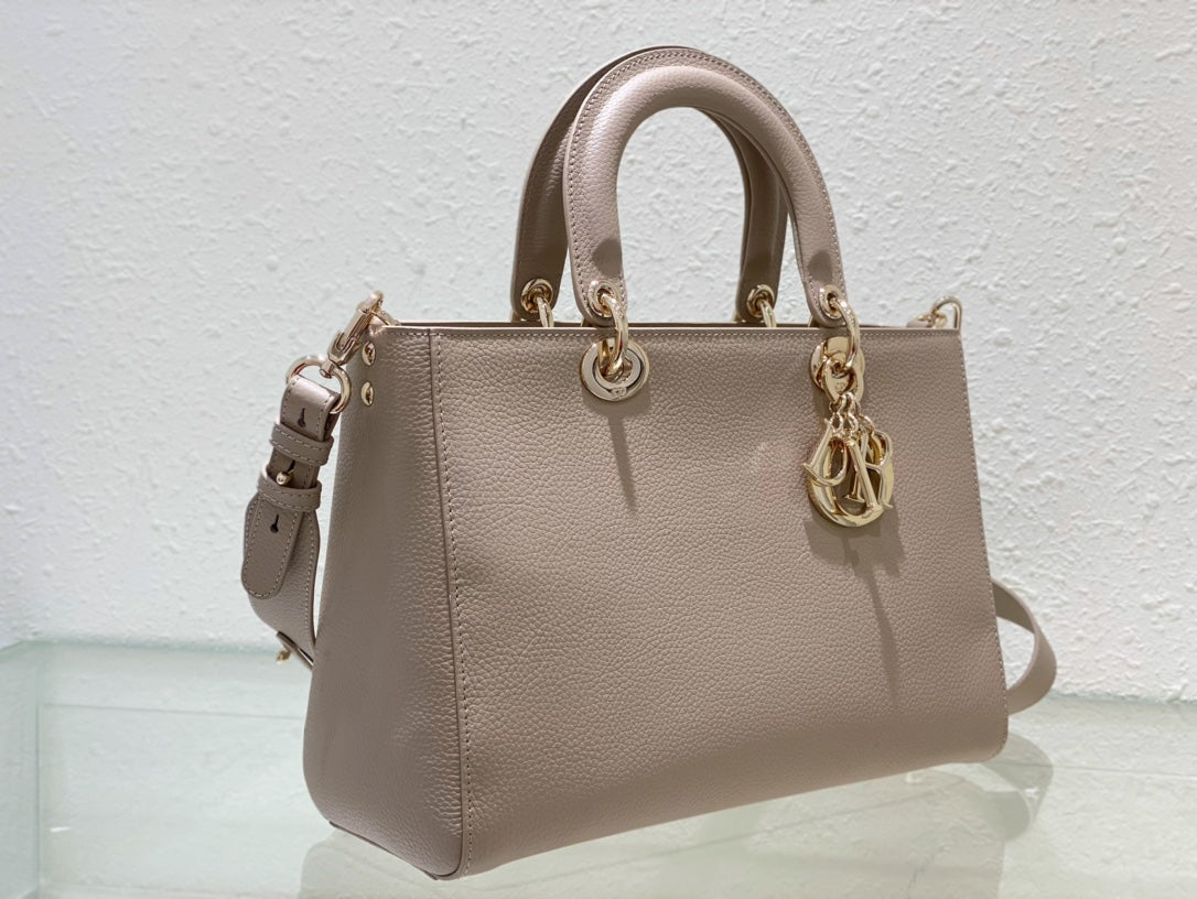 Exquisite leather bags-136