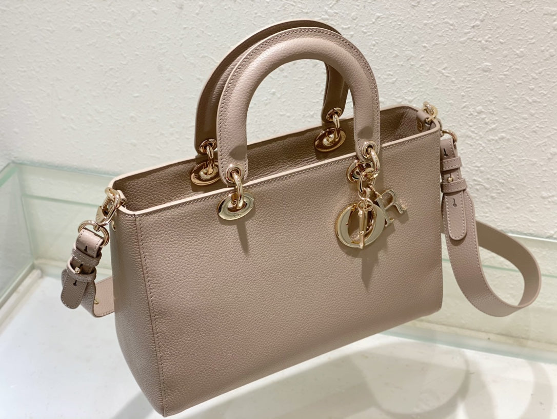 Exquisite leather bags-136